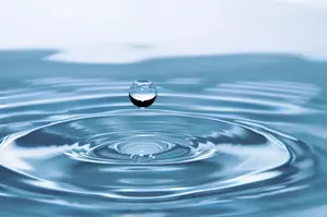 photo montrant une flaque d'eau